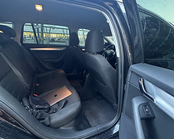 Черный Шкода Октавия, объемом двигателя 1.97 л и пробегом 262 тыс. км за 14600 $, фото 13 на Automoto.ua