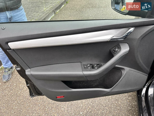 Черный Шкода Октавия, объемом двигателя 1.6 л и пробегом 230 тыс. км за 12700 $, фото 22 на Automoto.ua