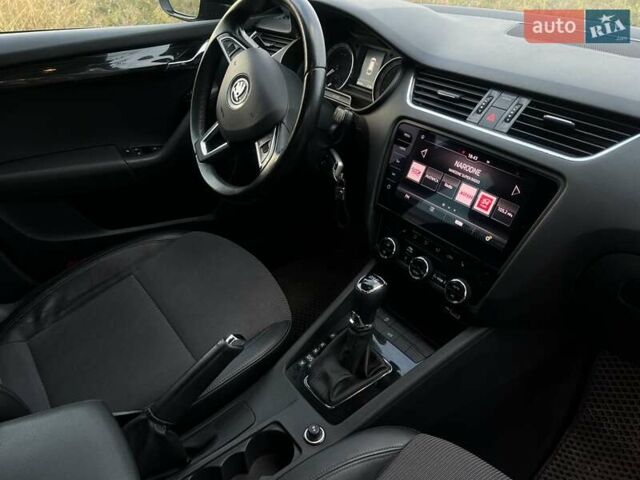 Черный Шкода Октавия, объемом двигателя 1.6 л и пробегом 314 тыс. км за 13999 $, фото 21 на Automoto.ua