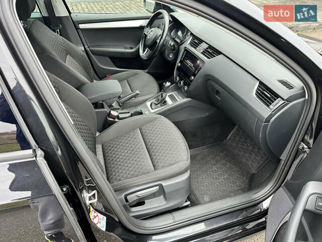 Черный Шкода Октавия, объемом двигателя 1.6 л и пробегом 230 тыс. км за 12700 $, фото 17 на Automoto.ua