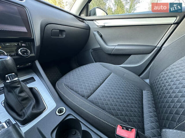 Черный Шкода Октавия, объемом двигателя 2 л и пробегом 266 тыс. км за 14450 $, фото 50 на Automoto.ua