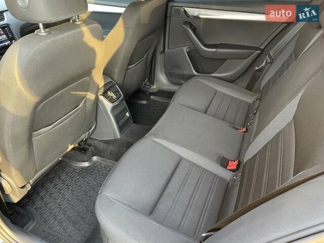 Черный Шкода Октавия, объемом двигателя 1.4 л и пробегом 241 тыс. км за 12900 $, фото 72 на Automoto.ua