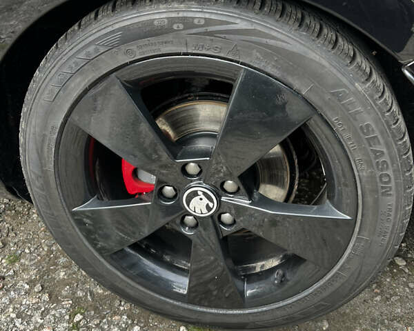 Шкода Октавія 2017 у Покров (Орджонікідзе) на Automoto.ua Чорний Шкода Октавія, об'ємом двигуна 1.97 л та пробігом 198 тис. км за 19600 $, фото 24 на Automoto.ua