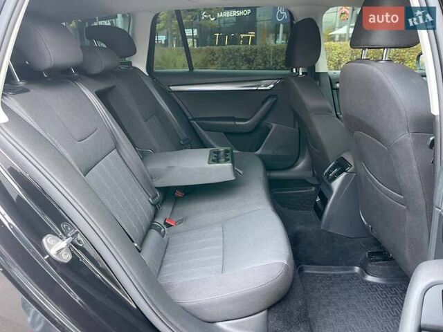 Шкода Октавія 2017 у Києві на Automoto.ua Чорний Шкода Октавія, об'ємом двигуна 1.97 л та пробігом 317 тис. км за 16290 $, фото 9 на Automoto.ua