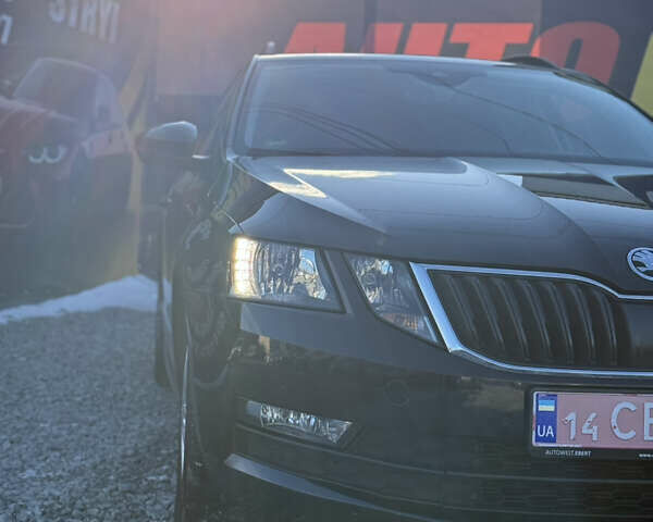 Черный Шкода Октавия, объемом двигателя 2 л и пробегом 265 тыс. км за 14400 $, фото 7 на Automoto.ua