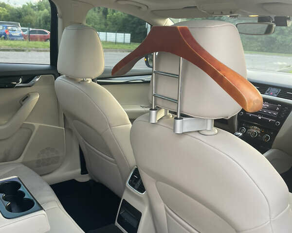 Черный Шкода Октавия, объемом двигателя 1.8 л и пробегом 236 тыс. км за 15300 $, фото 16 на Automoto.ua