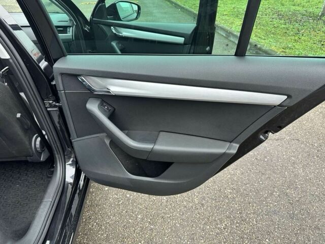 Черный Шкода Октавия, объемом двигателя 1.6 л и пробегом 235 тыс. км за 12700 $, фото 18 на Automoto.ua