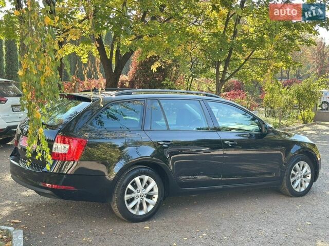 Чорний Шкода Октавія, об'ємом двигуна 1.6 л та пробігом 217 тис. км за 14300 $, фото 7 на Automoto.ua