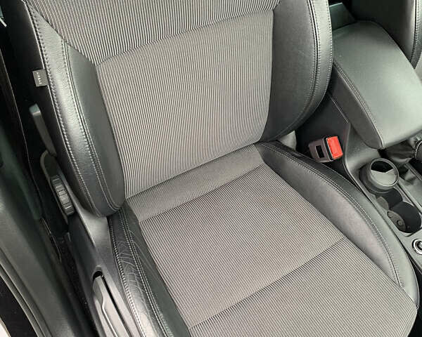 Черный Шкода Октавия, объемом двигателя 1.6 л и пробегом 239 тыс. км за 12200 $, фото 13 на Automoto.ua