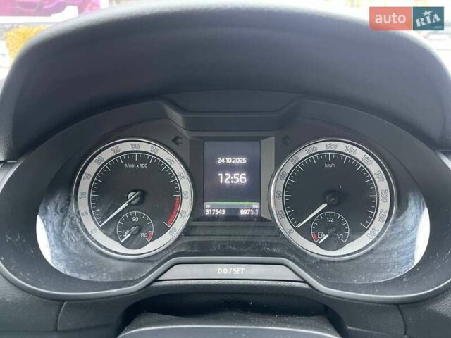 Шкода Октавія 2017 у Києві на Automoto.ua Чорний Шкода Октавія, об'ємом двигуна 1.97 л та пробігом 317 тис. км за 16290 $, фото 15 на Automoto.ua