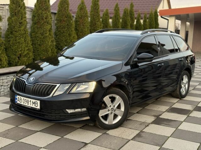 Черный Шкода Октавия, объемом двигателя 1.6 л и пробегом 243 тыс. км за 13850 $, фото 1 на Automoto.ua