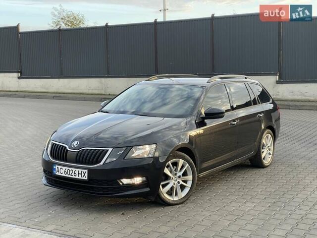 Черный Шкода Октавия, объемом двигателя 1.4 л и пробегом 241 тыс. км за 12900 $, фото 2 на Automoto.ua