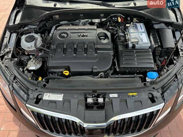 Черный Шкода Октавия, объемом двигателя 2 л и пробегом 216 тыс. км за 17800 $, фото 43 на Automoto.ua