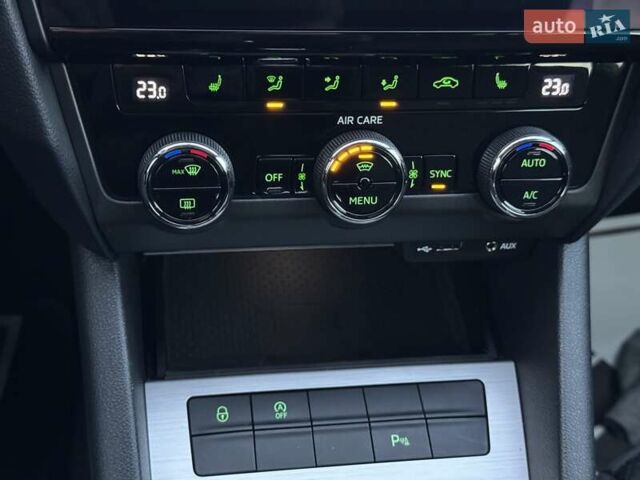 Черный Шкода Октавия, объемом двигателя 2 л и пробегом 241 тыс. км за 16500 $, фото 35 на Automoto.ua