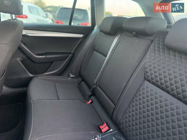 Черный Шкода Октавия, объемом двигателя 2 л и пробегом 240 тыс. км за 15900 $, фото 69 на Automoto.ua