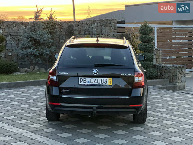Черный Шкода Октавия, объемом двигателя 2 л и пробегом 175 тыс. км за 16500 $, фото 2 на Automoto.ua