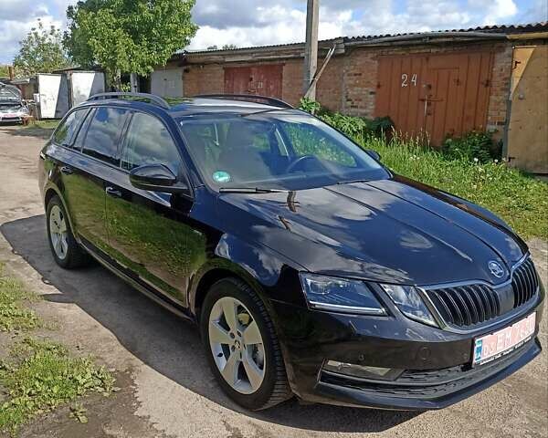 Черный Шкода Октавия, объемом двигателя 0 л и пробегом 256 тыс. км за 13600 $, фото 5 на Automoto.ua