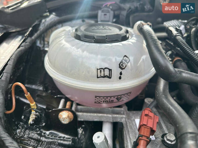 Черный Шкода Октавия, объемом двигателя 2 л и пробегом 216 тыс. км за 17800 $, фото 44 на Automoto.ua