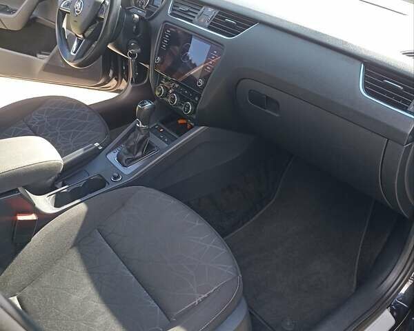 Черный Шкода Октавия, объемом двигателя 0 л и пробегом 256 тыс. км за 13600 $, фото 16 на Automoto.ua