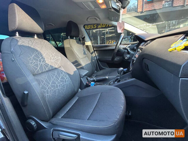 Черный Шкода Октавия, объемом двигателя 2 л и пробегом 293 тыс. км за 15450 $, фото 16 на Automoto.ua
