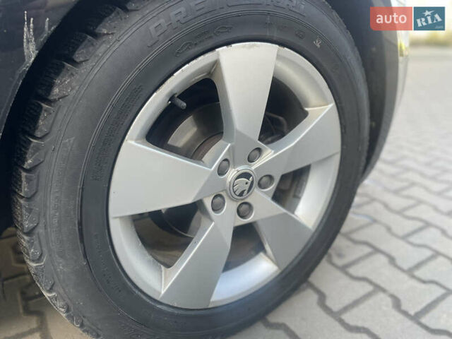 Черный Шкода Октавия, объемом двигателя 1.6 л и пробегом 251 тыс. км за 12400 $, фото 17 на Automoto.ua