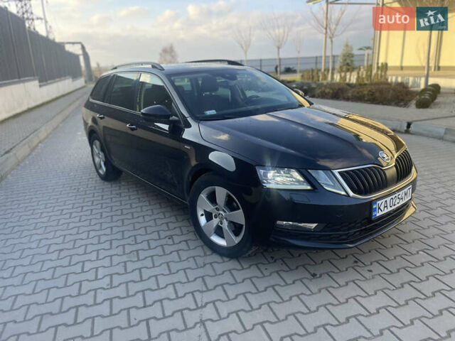 Черный Шкода Октавия, объемом двигателя 1.6 л и пробегом 251 тыс. км за 12400 $, фото 4 на Automoto.ua