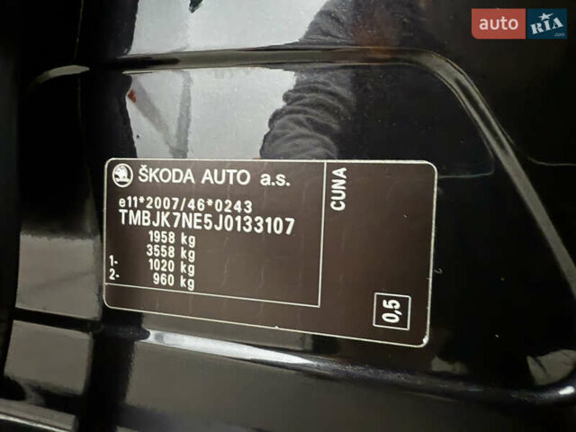 Чорний Шкода Октавія, об'ємом двигуна 2 л та пробігом 220 тис. км за 16999 $, фото 44 на Automoto.ua