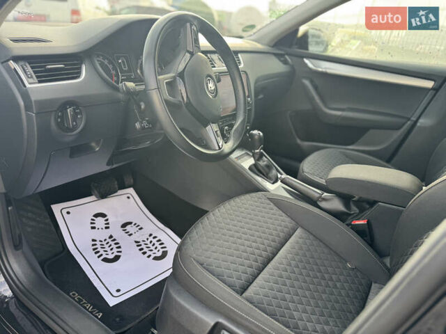 Черный Шкода Октавия, объемом двигателя 2 л и пробегом 240 тыс. км за 15900 $, фото 50 на Automoto.ua