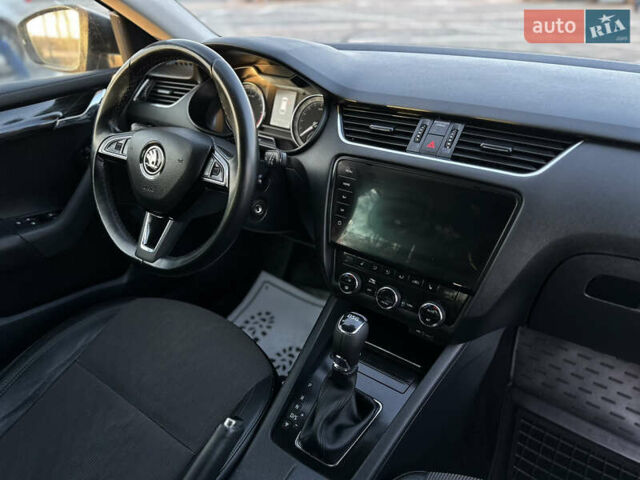 Черный Шкода Октавия, объемом двигателя 1.6 л и пробегом 212 тыс. км за 14000 $, фото 48 на Automoto.ua