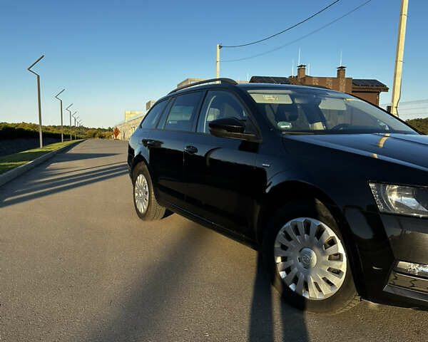 Шкода Октавия 2018 в Киеве на Automoto.ua Черный Шкода Октавия, объемом двигателя 1.6 л и пробегом 246 тыс. км за 13000 $, фото 5 на Automoto.ua