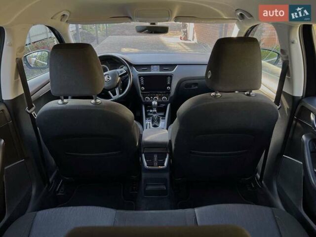 Черный Шкода Октавия, объемом двигателя 1.6 л и пробегом 281 тыс. км за 13700 $, фото 13 на Automoto.ua