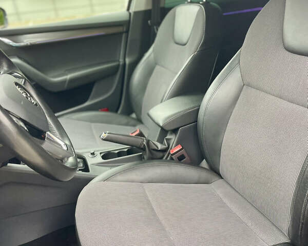 Черный Шкода Октавия, объемом двигателя 1.97 л и пробегом 199 тыс. км за 16700 $, фото 26 на Automoto.ua