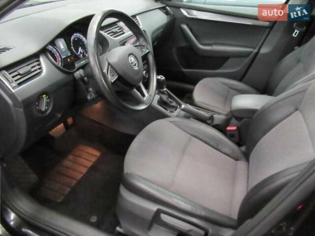 Чорний Шкода Октавія, об'ємом двигуна 2 л та пробігом 175 тис. км за 17000 $, фото 36 на Automoto.ua