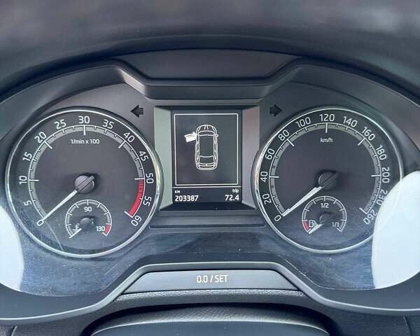 Чорний Шкода Октавія, об'ємом двигуна 1.6 л та пробігом 203 тис. км за 14800 $, фото 4 на Automoto.ua