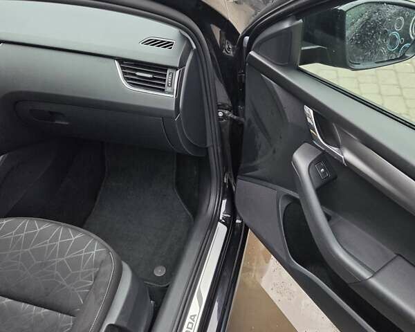 Чорний Шкода Октавія, об'ємом двигуна 1.98 л та пробігом 235 тис. км за 16200 $, фото 12 на Automoto.ua