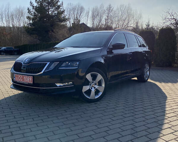 Черный Шкода Октавия, объемом двигателя 2 л и пробегом 248 тыс. км за 15550 $, фото 1 на Automoto.ua
