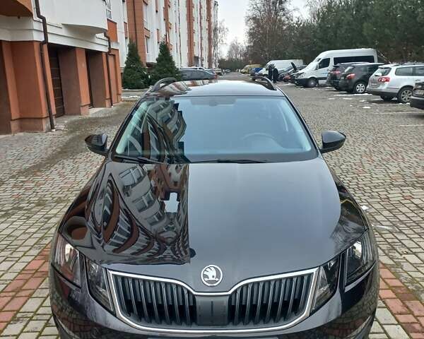 Черный Шкода Октавия, объемом двигателя 0 л и пробегом 238 тыс. км за 13500 $, фото 1 на Automoto.ua