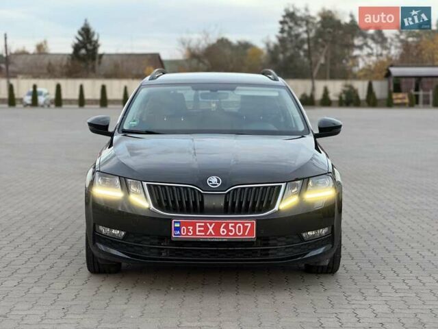 Черный Шкода Октавия, объемом двигателя 2 л и пробегом 241 тыс. км за 16500 $, фото 2 на Automoto.ua