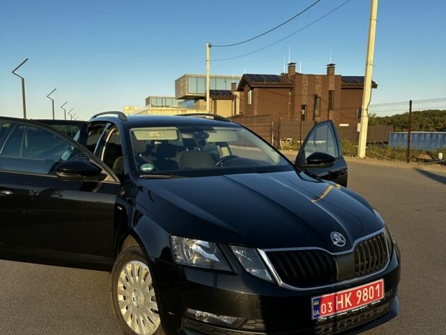 Черный Шкода Октавия, объемом двигателя 1.6 л и пробегом 246 тыс. км за 13000 $, фото 5 на Automoto.ua