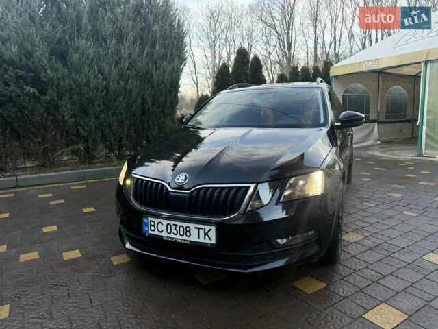 Черный Шкода Октавия, объемом двигателя 1.6 л и пробегом 259 тыс. км за 13850 $, фото 1 на Automoto.ua