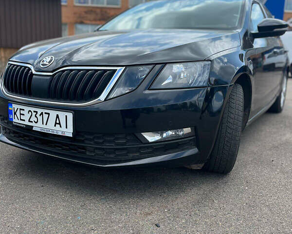 Черный Шкода Октавия, объемом двигателя 1.6 л и пробегом 261 тыс. км за 12500 $, фото 6 на Automoto.ua
