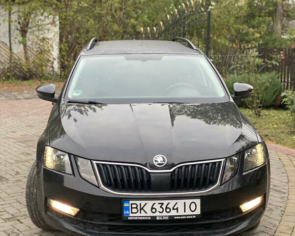 Чорний Шкода Октавія, об'ємом двигуна 1.6 л та пробігом 253 тис. км за 11800 $, фото 2 на Automoto.ua