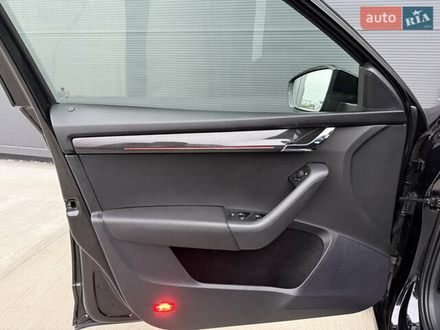 Чорний Шкода Октавія, об'ємом двигуна 2 л та пробігом 220 тис. км за 16999 $, фото 32 на Automoto.ua