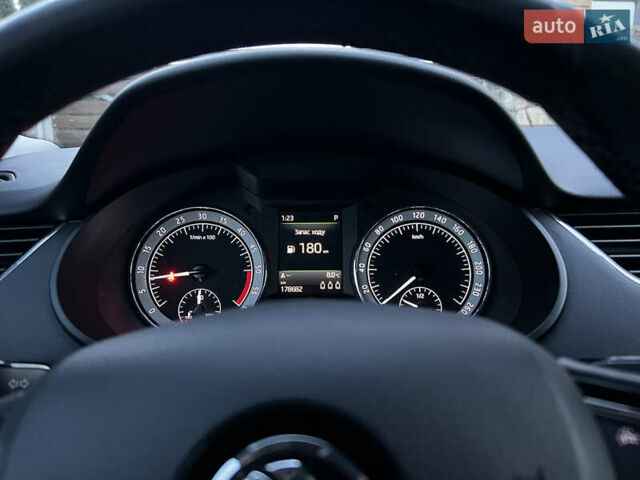 Черный Шкода Октавия, объемом двигателя 2 л и пробегом 175 тыс. км за 16500 $, фото 43 на Automoto.ua