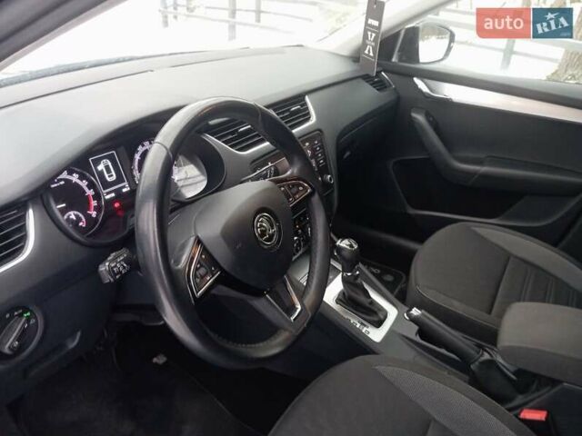 Черный Шкода Октавия, объемом двигателя 1.6 л и пробегом 188 тыс. км за 14250 $, фото 9 на Automoto.ua