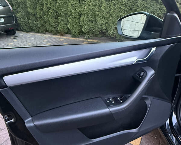 Черный Шкода Октавия, объемом двигателя 1.6 л и пробегом 259 тыс. км за 13850 $, фото 19 на Automoto.ua