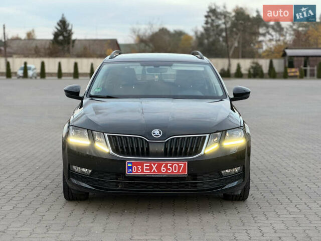 Черный Шкода Октавия, объемом двигателя 2 л и пробегом 241 тыс. км за 15850 $, фото 4 на Automoto.ua