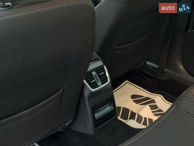 Черный Шкода Октавия, объемом двигателя 2 л и пробегом 241 тыс. км за 15850 $, фото 25 на Automoto.ua