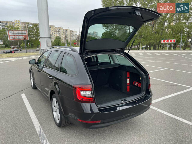 Черный Шкода Октавия, объемом двигателя 1.6 л и пробегом 243 тыс. км за 13300 $, фото 9 на Automoto.ua
