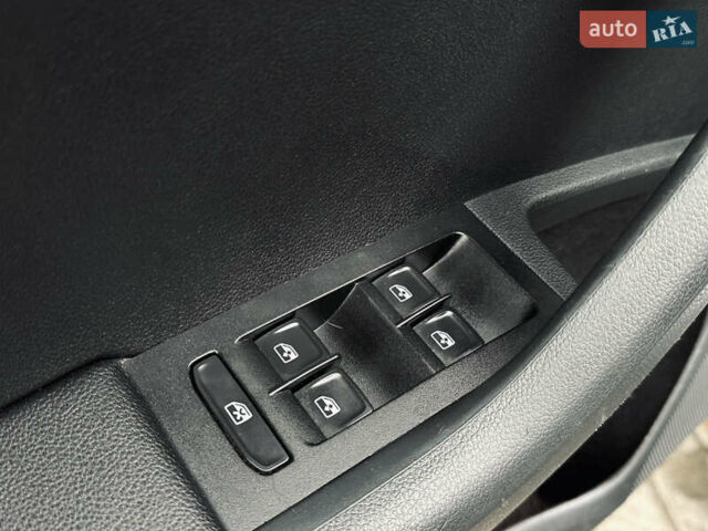 Черный Шкода Октавия, объемом двигателя 2 л и пробегом 288 тыс. км за 17200 $, фото 43 на Automoto.ua